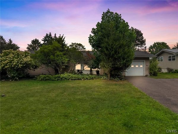 217 Wynnfield Drive, Syracuse, NY 13219
