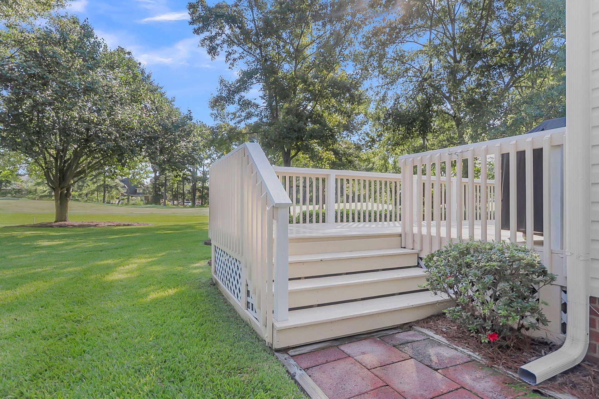 114 Ethanhill Street Photo 31