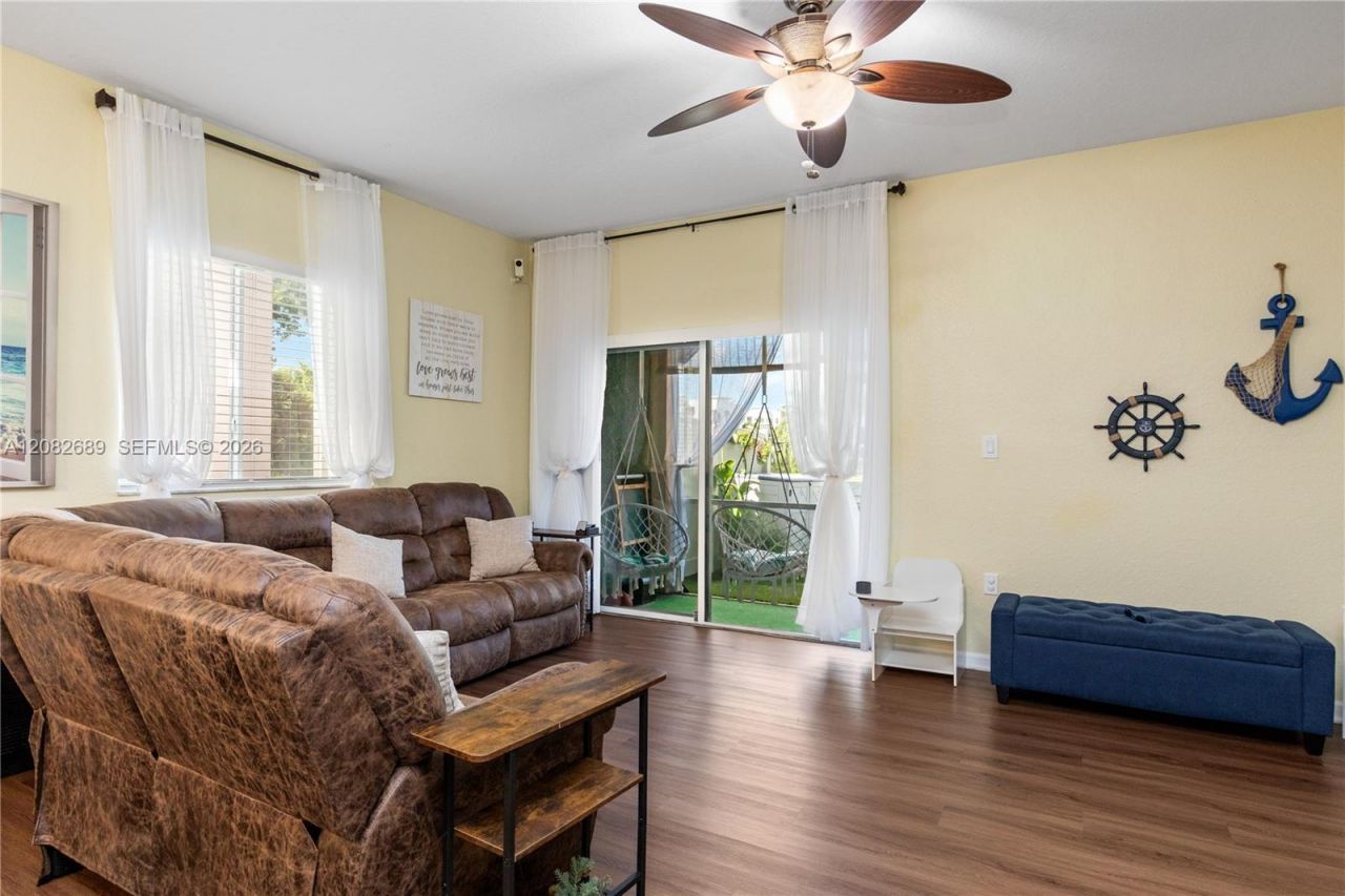 5741 Isles Cir, Tamarac, FL 33321 Photo
