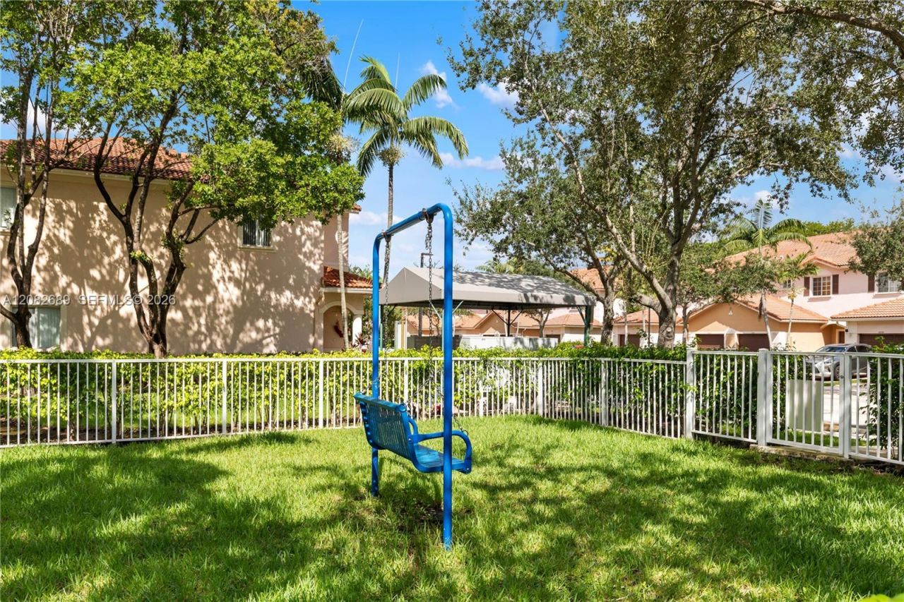 5741 Isles Cir, Tamarac, FL 33321 Photo