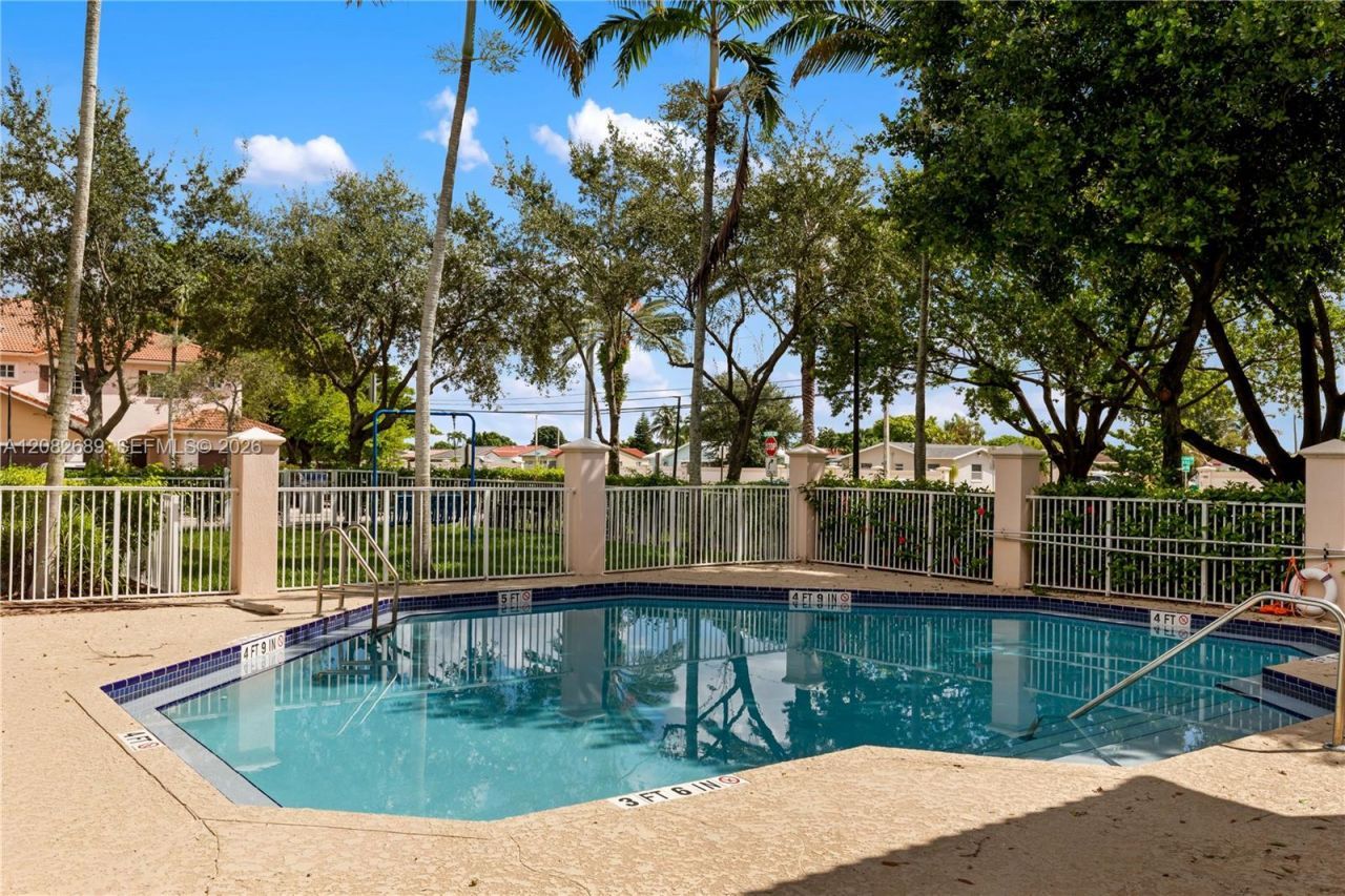 5741 Isles Cir, Tamarac, FL 33321 Photo