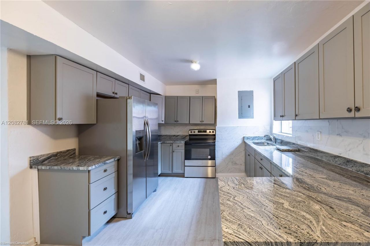 918 NW 13th Ct, Fort Lauderdale, FL 33311 Photo