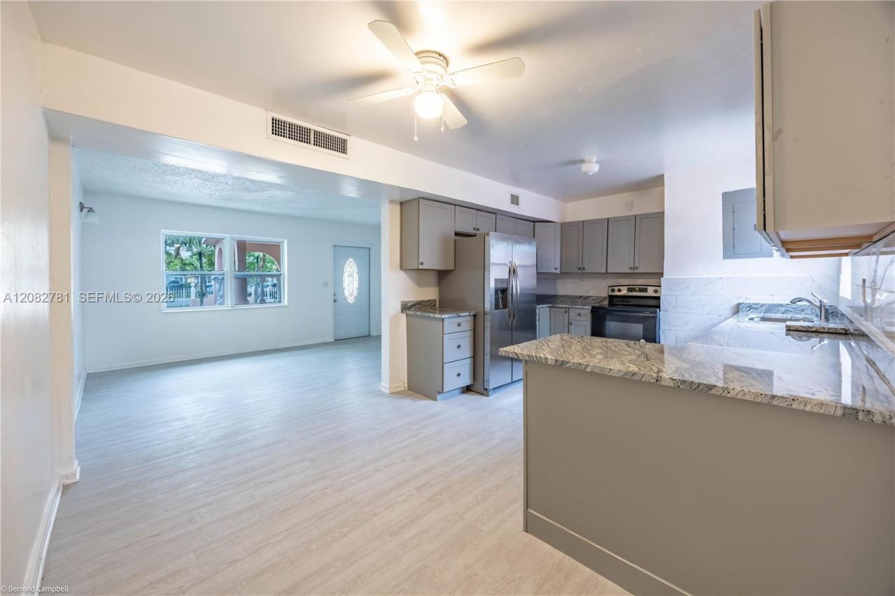 918 NW 13th Ct, Fort Lauderdale, FL 33311 Photo