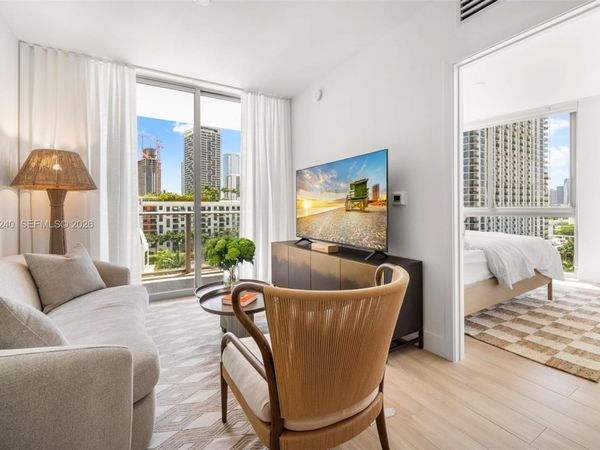 90 NE 32nd street , Unit 801, Miami, FL 33137