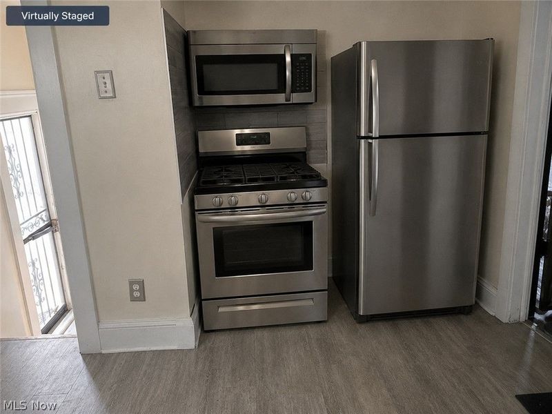 521 E 112th Street, Cleveland, OH 44108 Photo 14