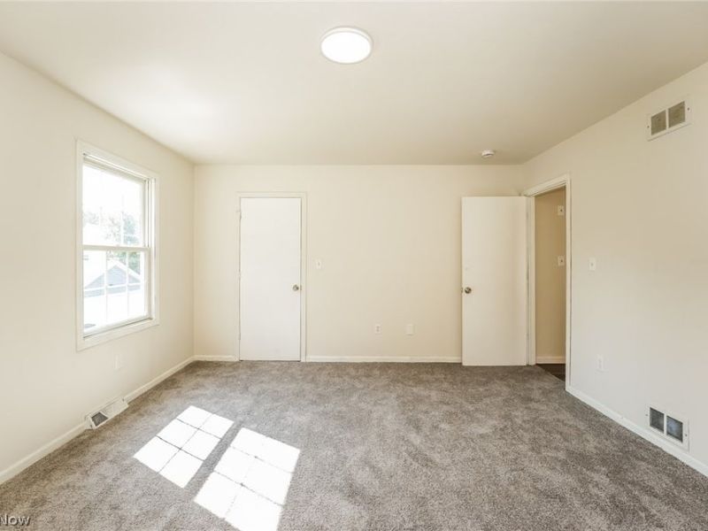 2437 E 64th Street, Cleveland, OH 44104 Photo 6