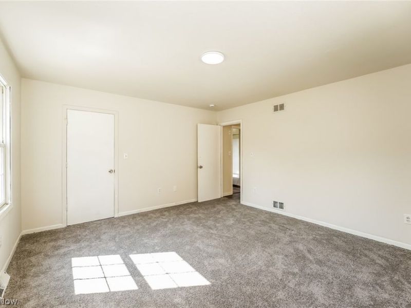 2437 E 64th Street, Cleveland, OH 44104 Photo 7