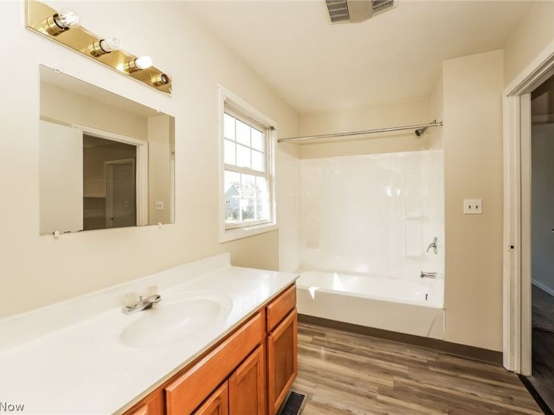 2437 E 64th Street, Cleveland, OH 44104 Photo 9