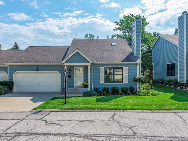 14 Pond Drive , Rocky River, OH 44116