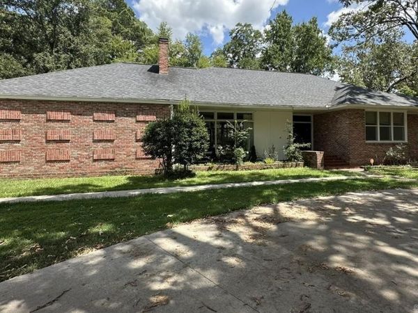 3615 S Poplar Street, Pine Bluff, AR 71603