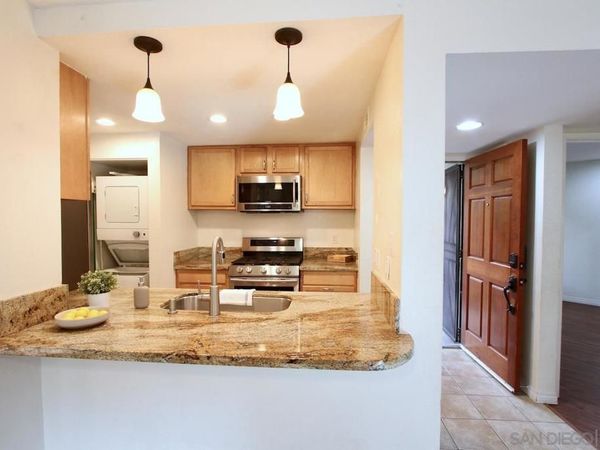 3021 Golden Oak Way, Spring Valley, CA 91978
