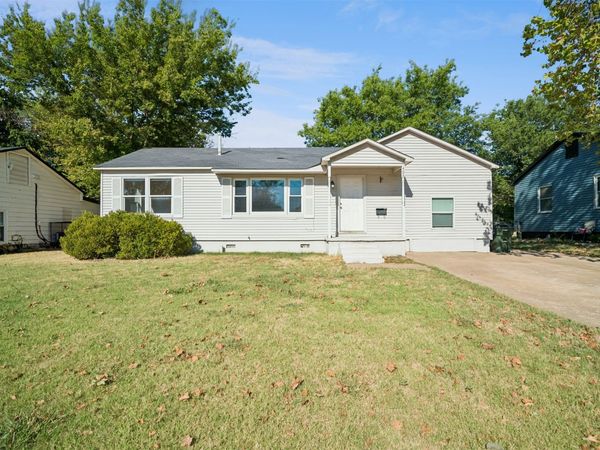 408 N Cedar Street , Owasso, OK 74055