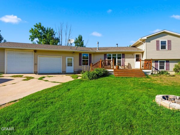 8438 14TH Avenue S, Grand Forks, ND 58201