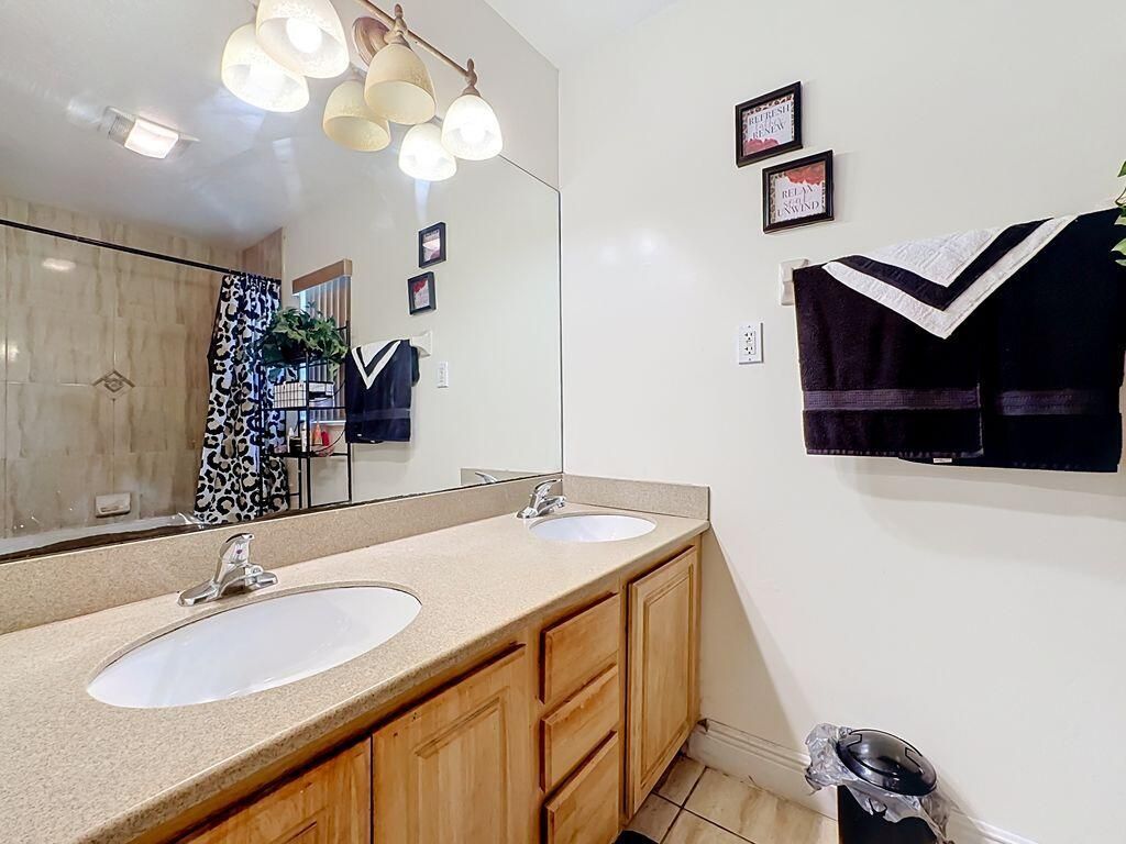 2914 Zora Neal Drive, Fort Pierce, FL 34947 Photo