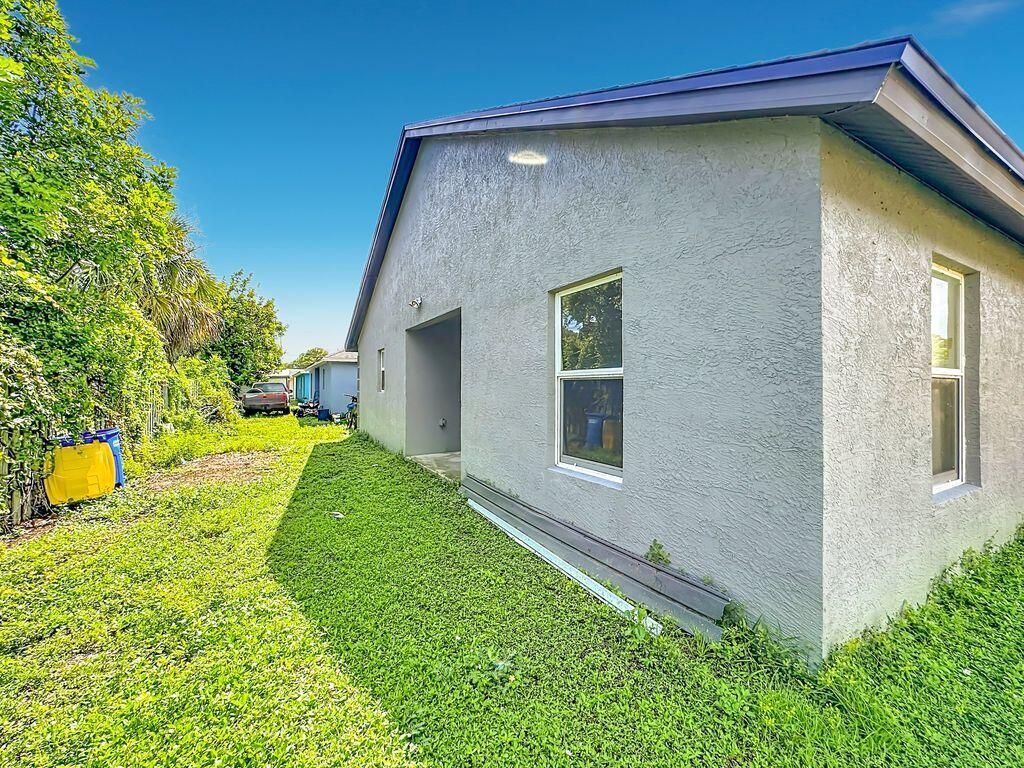 2914 Zora Neal Drive, Fort Pierce, FL 34947 Photo