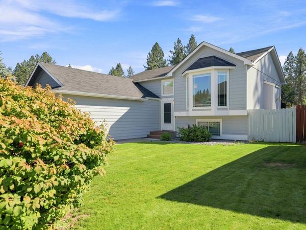 416 E Blackhawk Dr, Spokane, WA 99208