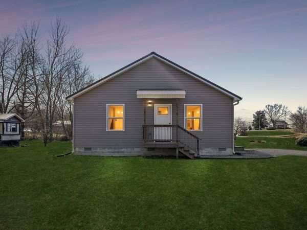 516 Davis St , Cowan, TN 37318