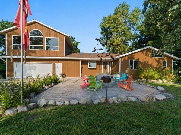 24079 670th Avenue, Nevada, IA 50201