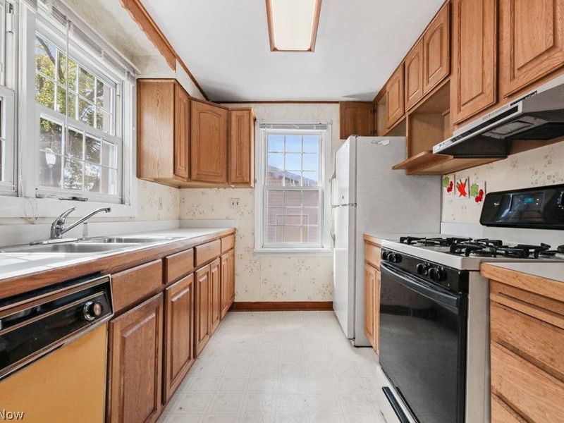 1025 S 12th Street, Sebring, OH 44672 Photo 9