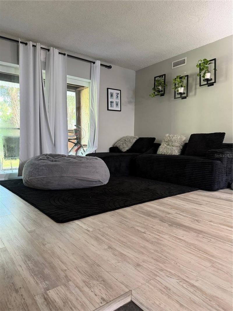 2617 Pine Lake Terrace, Unit B, Sarasota, FL 34237 Photo