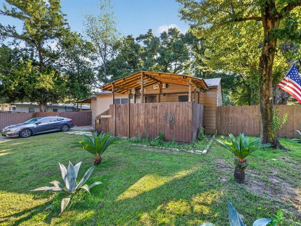 121 Columbia, Crestview, FL 32536