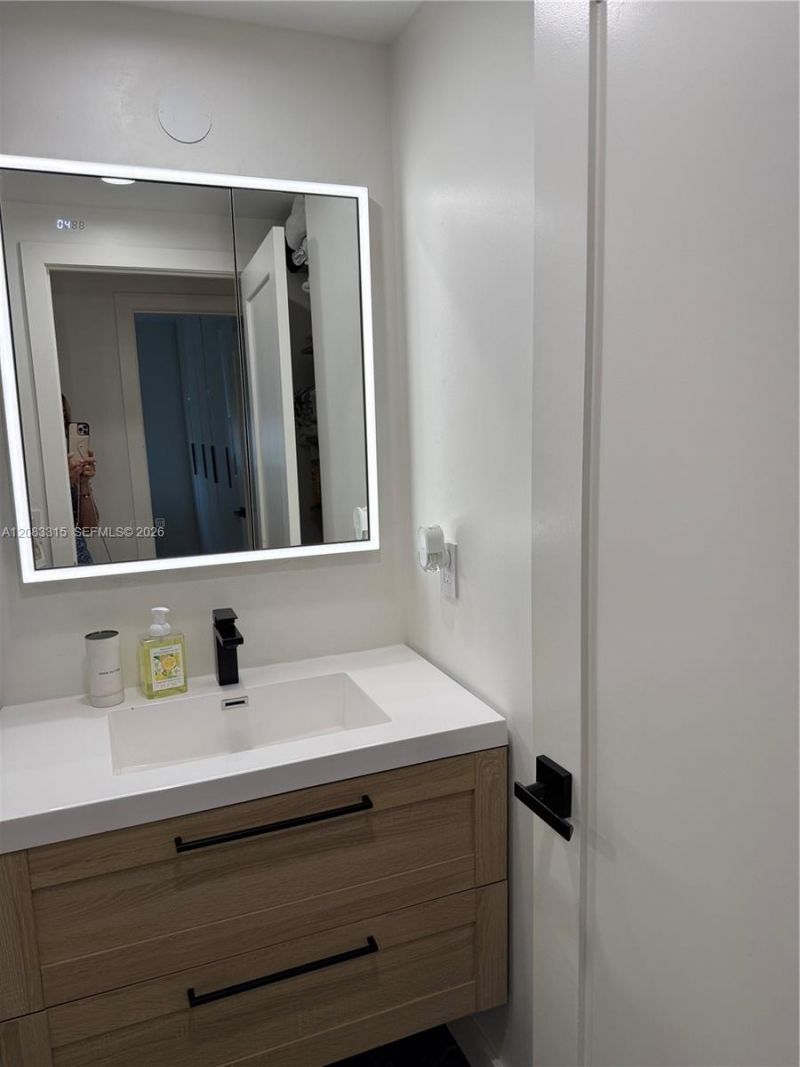 10185 E Collins Ave, Unit 822, Bal Harbour, FL 33154 Photo