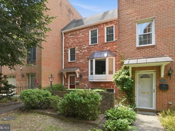 6924 MCLEAN PARK MANOR COURT , MCLEAN, VA 22101