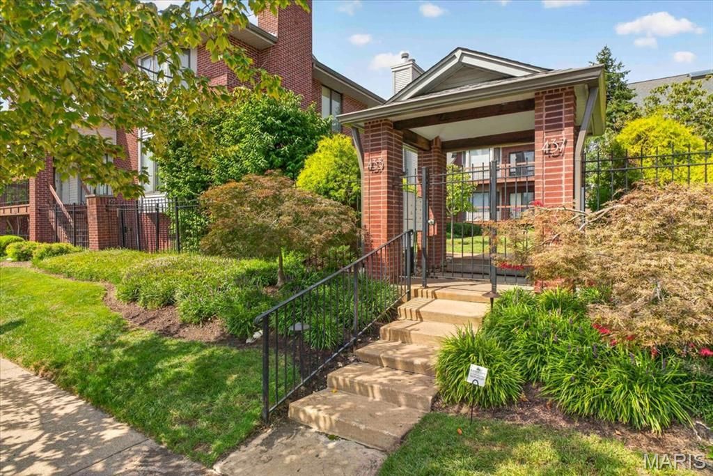 437 Clara Avenue , Unit 18, Saint Louis, MO 63112 Main Photo