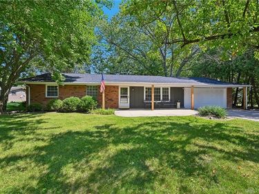 1040 Huron Trail, Jamestown Vlg, OH 45335