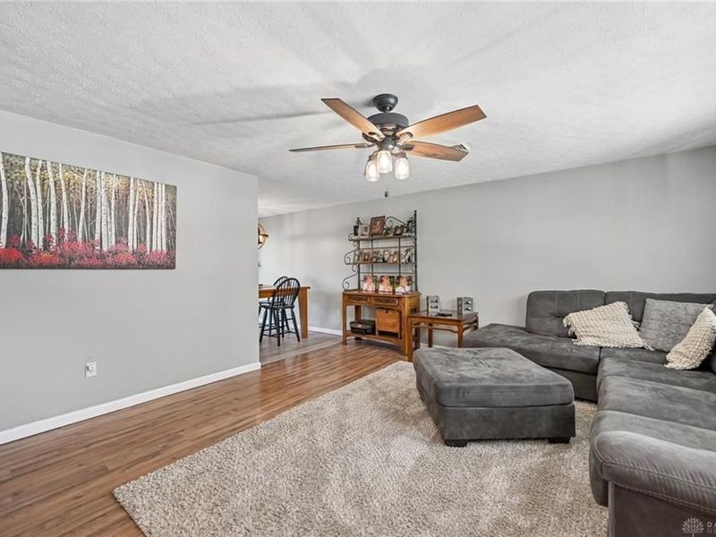 1040 Huron Trail, Jamestown, OH 45335 Photo 7