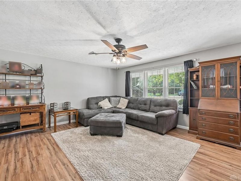 1040 Huron Trail, Jamestown, OH 45335 Photo 8