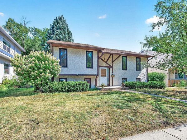 3833 40th Avenue S, Minneapolis, MN 55406