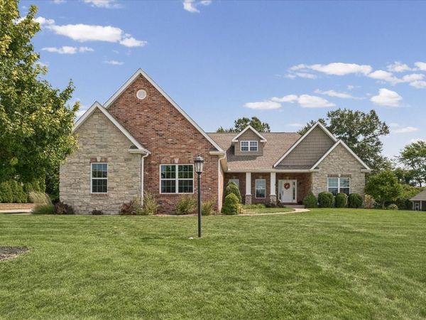 1803 Church Crossing Street , Monticello, IL 61856