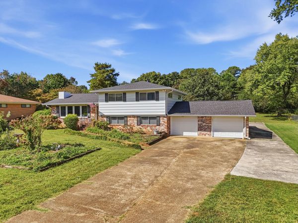1815 Clayton Drive, Chattanooga, TN 37421