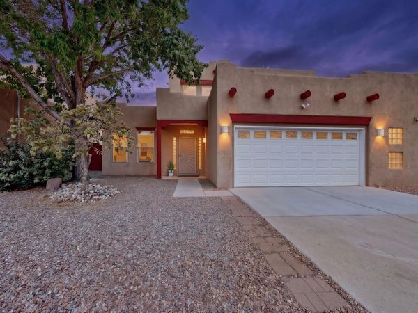 10705 Flagstone Place NW, Albuquerque, NM 87114