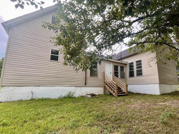 302 E Magnolia Street, Poplarville, MS 39470