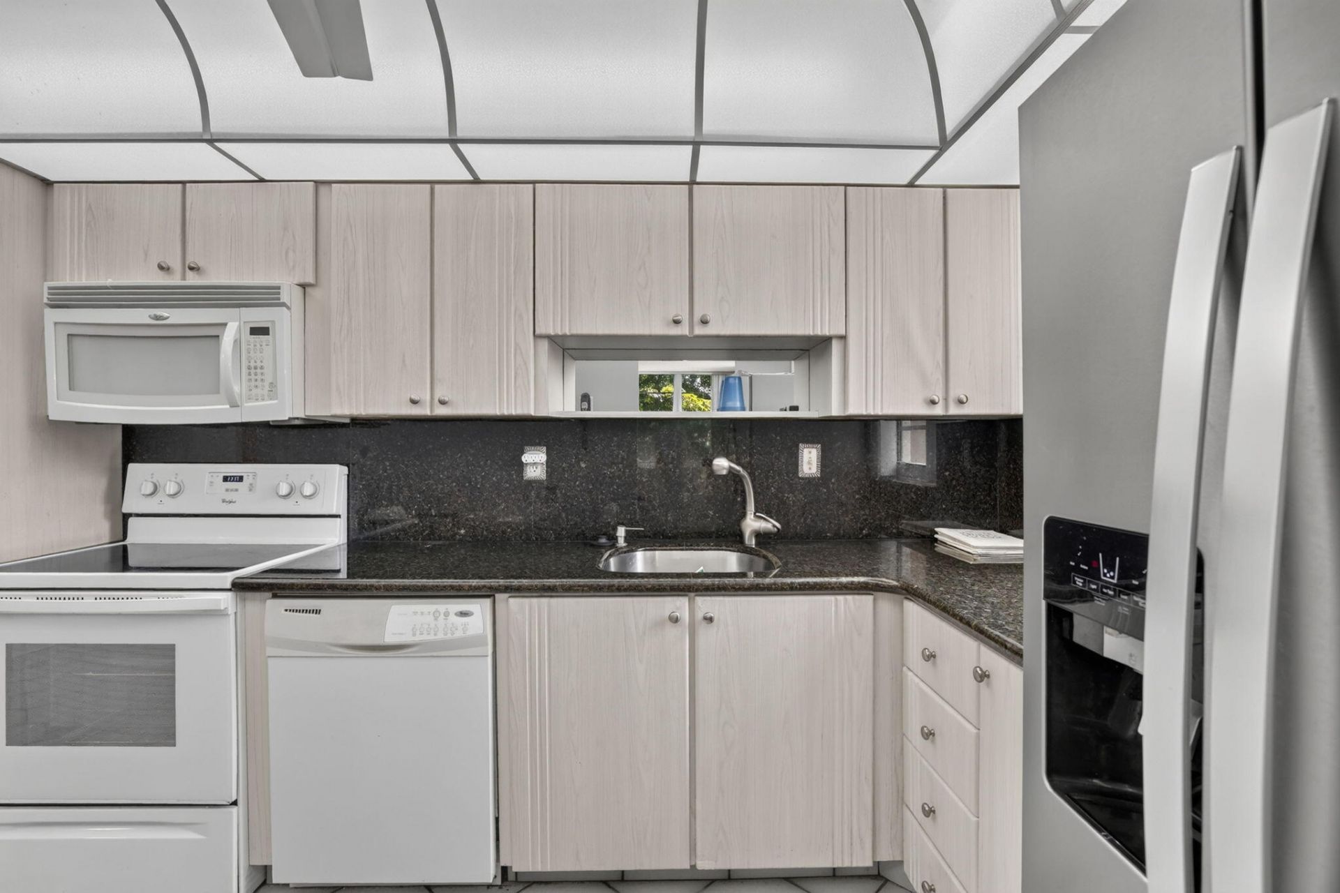 1400 Saint Charles Place, Unit 313, Pembroke Pines, FL 33026 Photo