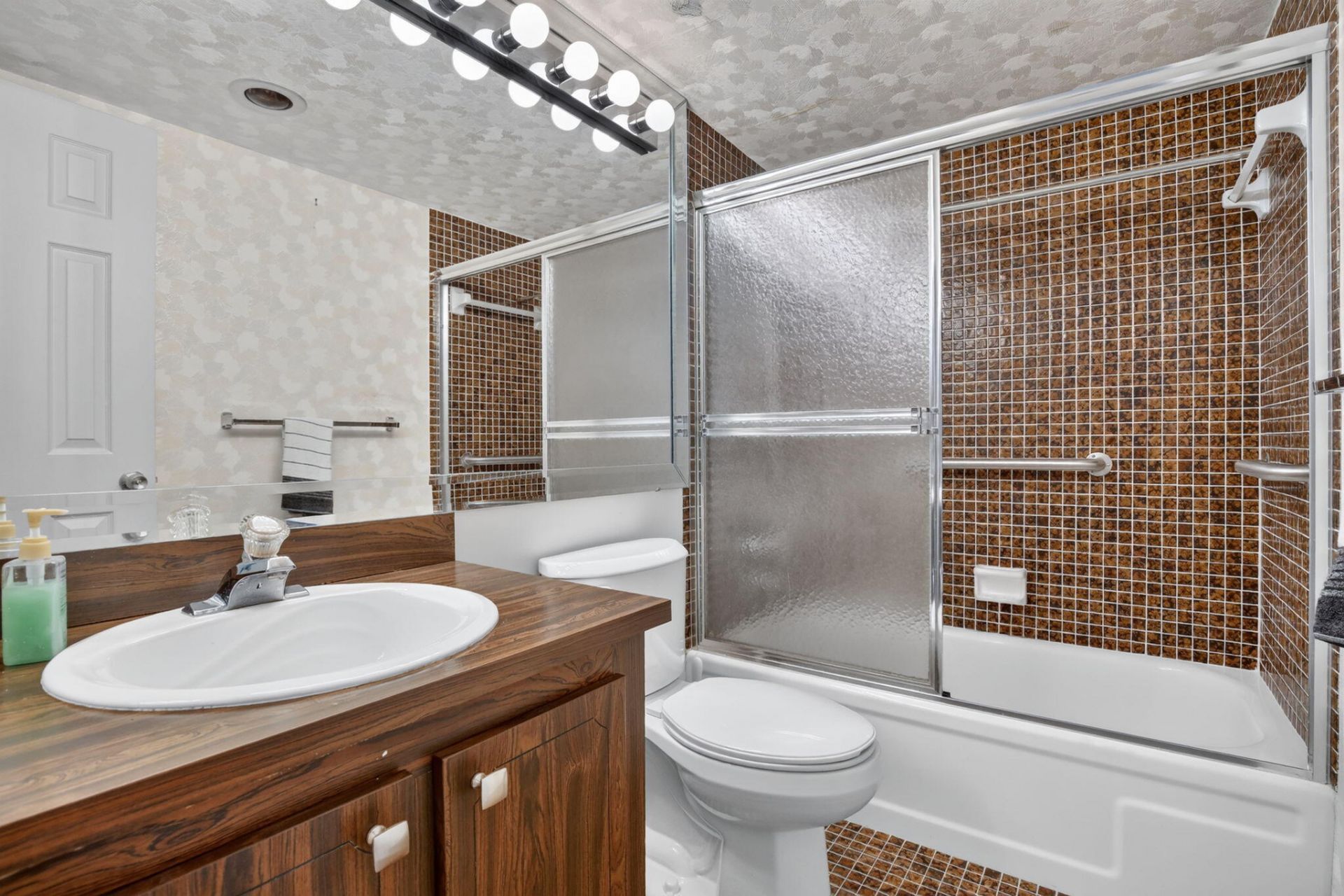 1400 Saint Charles Place, Unit 313, Pembroke Pines, FL 33026 Photo