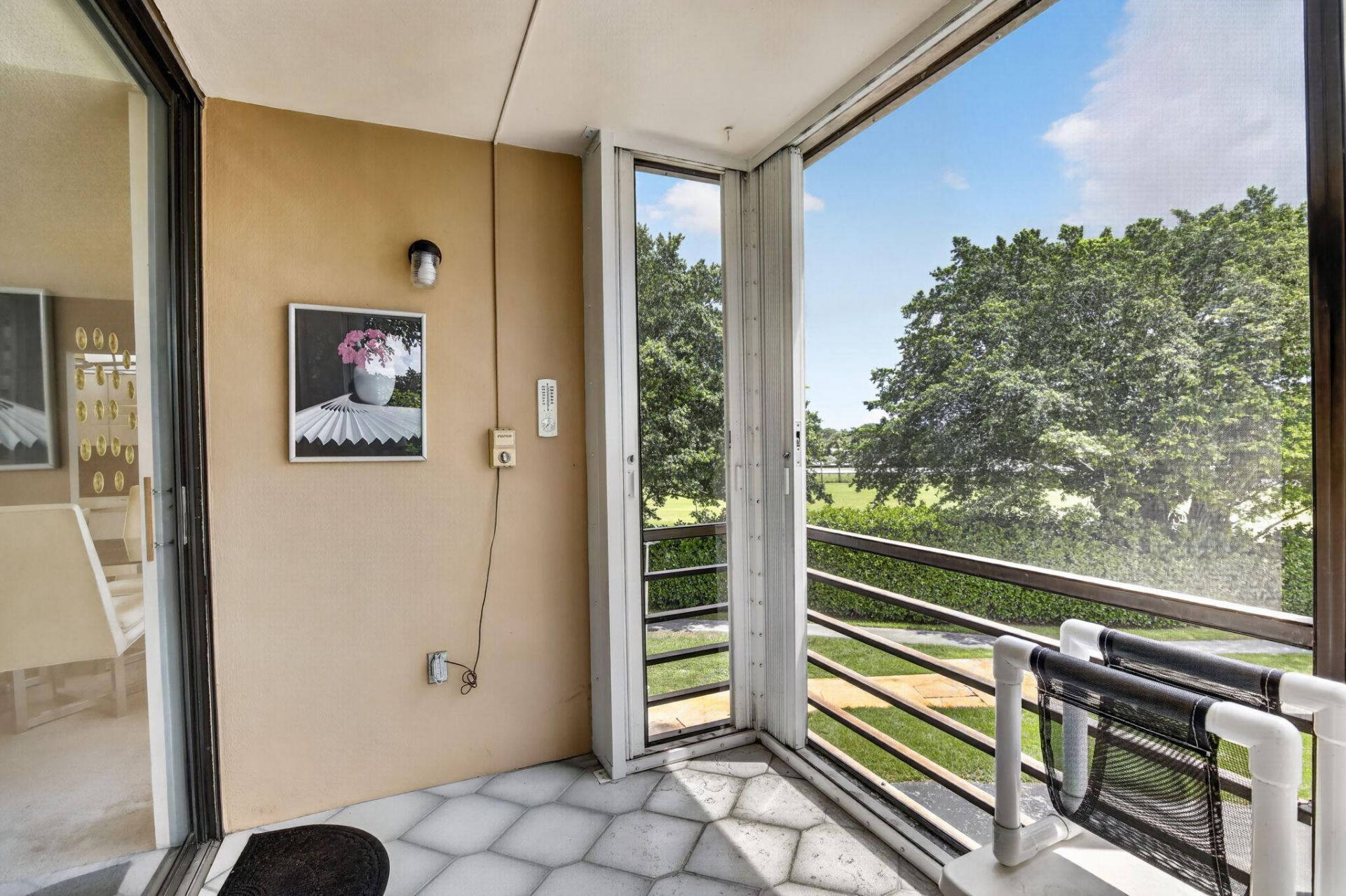 1400 Saint Charles Place, Unit 313, Pembroke Pines, FL 33026 Photo