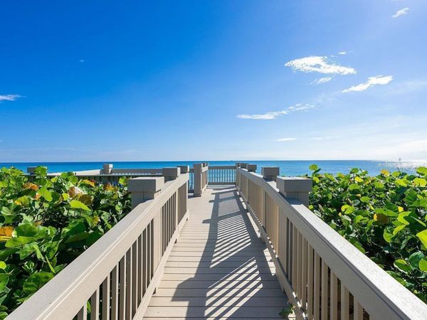 5801 N Ocean Boulevard, Ocean Ridge, FL 33435