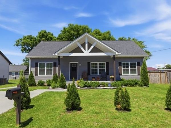 208 15th Ave E, Springfield, TN 37172