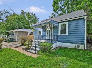 1068 Austin Avenue, Akron, OH 44306