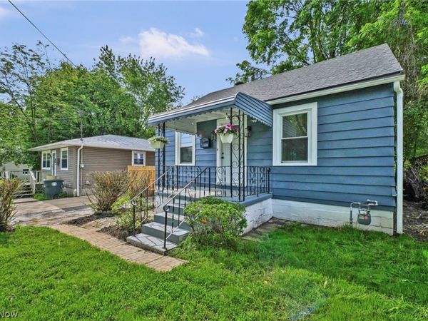 1068 Austin Avenue , Akron, OH 44306