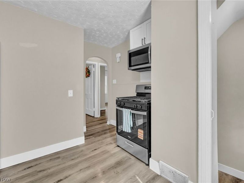1068 Austin Avenue, Akron, OH 44306 Photo 13