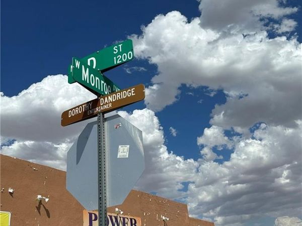 315 W Monroe Avenue , Las Vegas, NV 89106