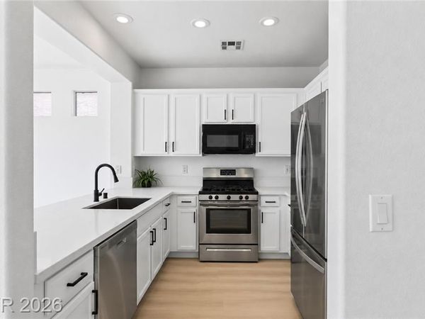 9511 Spring Blush Avenue, Las Vegas, NV 89148