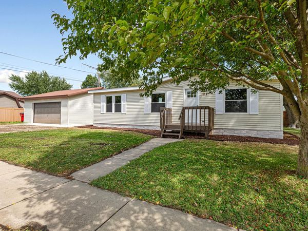 104 Central Avenue S, Dodge Center, MN 55927