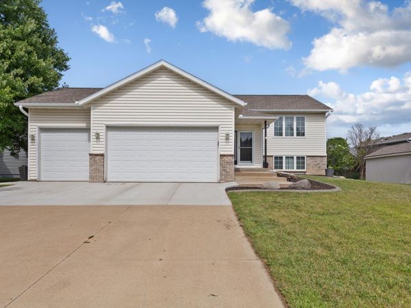 4 Lillie Lane SE, Pine Island, MN 55963