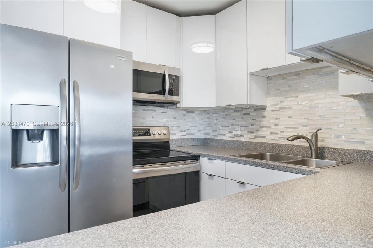 7441 Wayne Ave, Unit 14G, Miami Beach, FL 33141 Photo
