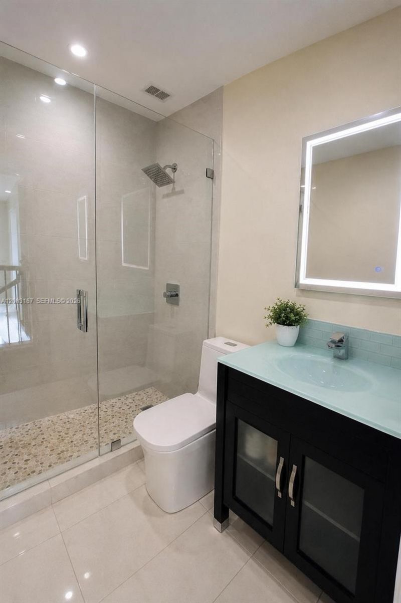 9069 NW 193rd St , Hialeah, FL 33018 Photo
